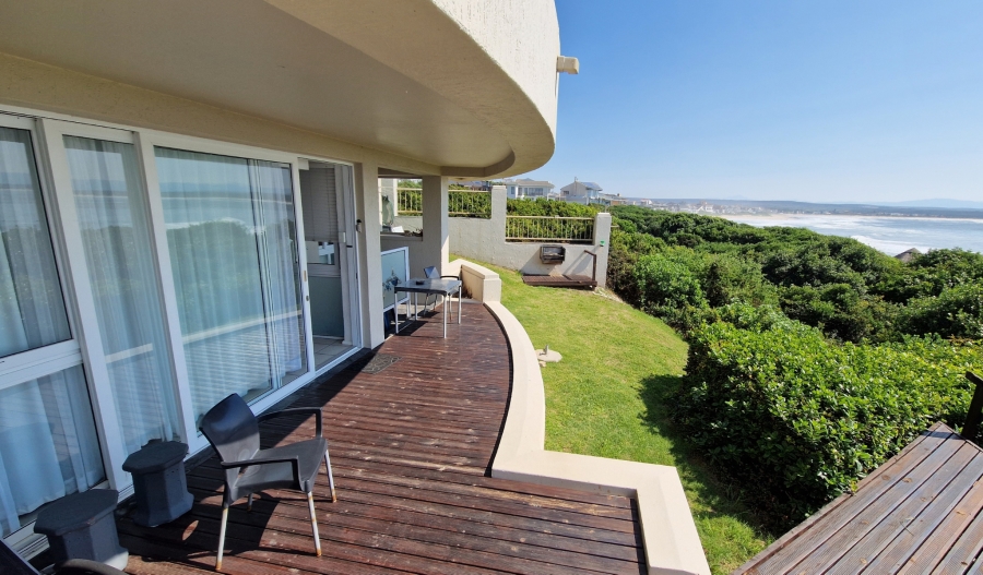 7 Bedroom Property for Sale in Wavecrest Eastern Cape